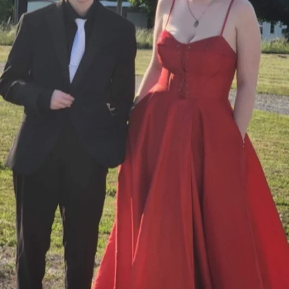 Lucci Lu Prom Dress - Picture 2 of 8